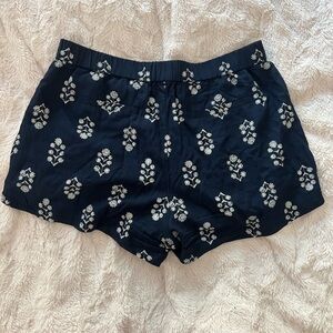 Madewell navy shorts with floral pattern!